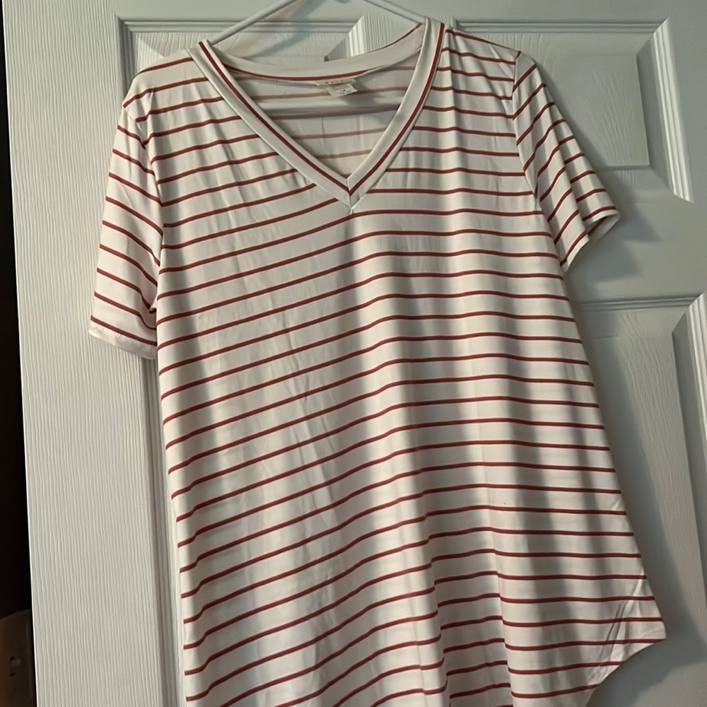 V neck striped top